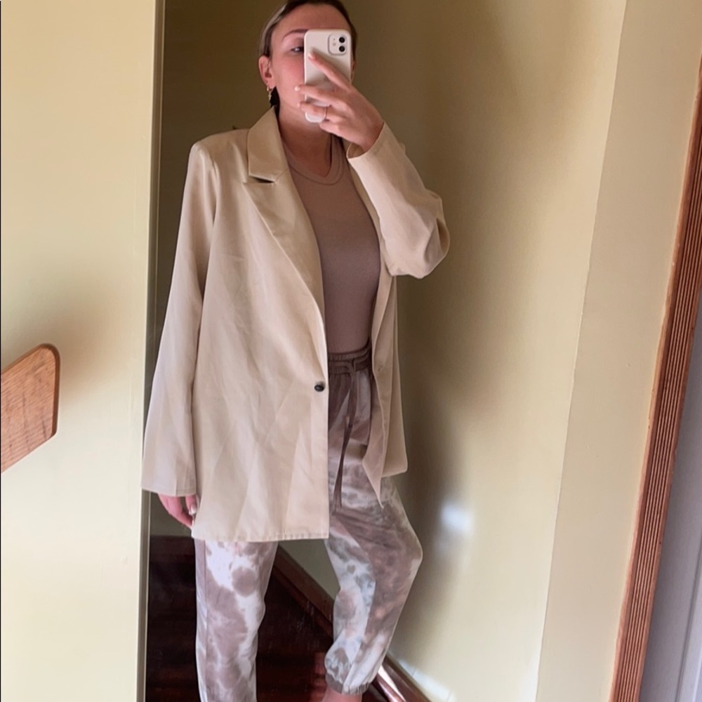 PrettyLittleThing Oversized Blazer - Picture 7 of 7